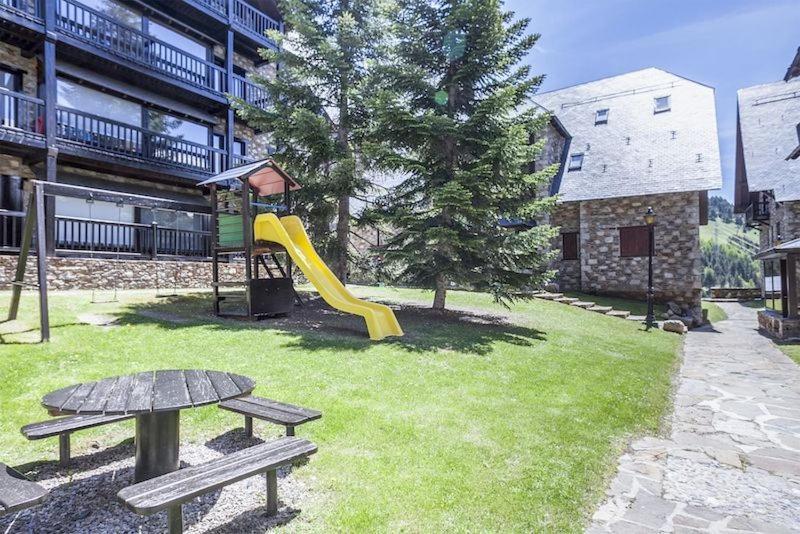 Luderna - Triplex Nin C2 Arenho Appartement Naut Aran Buitenkant foto